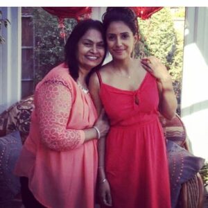 Ritu Arya Instagram - My beautiful mama ❤️❤️❤️

Mum, you’ve been there for me through thick and thin... Always reminding me to keep working hard, look out for others, live with an open heart and laugh at it all.

Your endless love, humour, positivity and prayers do wonders to the world. More than you’ll ever know.

In a world that was not necessarily built to raise up the brown girls, you have always made me feel capable of anything. 

Not a day goes by where I don’t think about how grateful I am to have you. 🙏🏽🙏🏽 

Have an amazing day today. 

Happy 60th Birthday XXX

.
