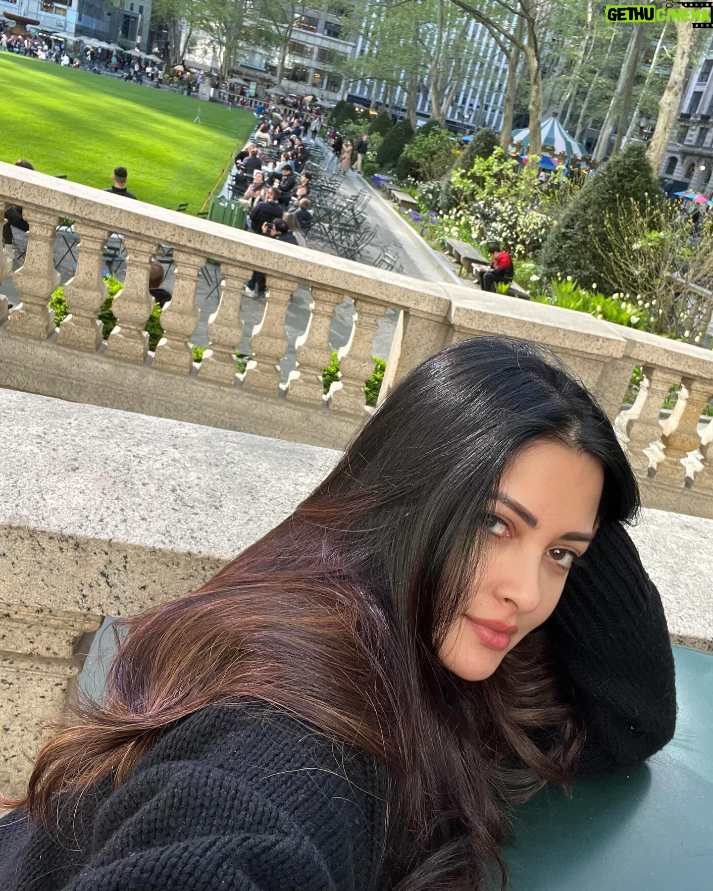 Riya Sen Instagram - Lost in the city streets like a lost sock in the laundry - slightly confused, a tad disoriented, but still hanging in there! I’ve mastered the art of getting turned around in the most spectacular fashion. Who needs a compass when you’ve got a knack for unintentional detours? 🧭🤷♂️ #LostInTranslation #DirectionallyChallenged #LostButLovingIt #travel