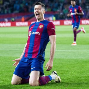 Robert Lewandowski Instagram - ⚽️⚽️⚽️

@fcbarcelona