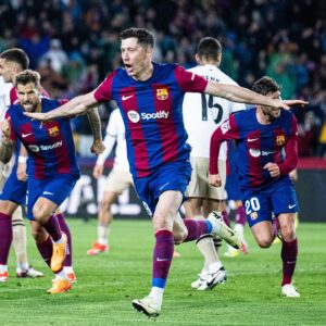Robert Lewandowski Instagram - ⚽️⚽️⚽️

@fcbarcelona
