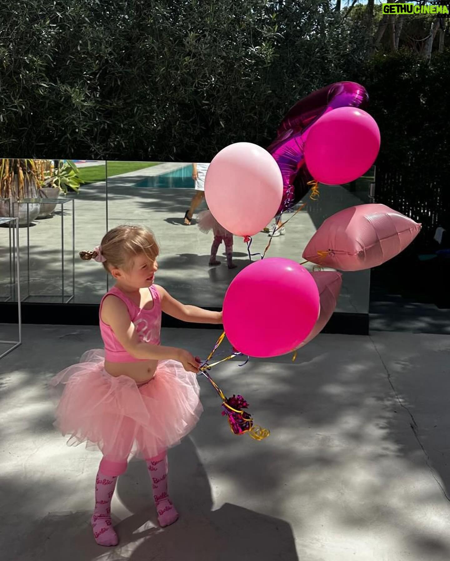 Robert Lewandowski Instagram - Happy 4th birthday Laura! Have a great day filled with love, laughter, and unforgettable memories! You are our little ray of sunshine! We love you 💕