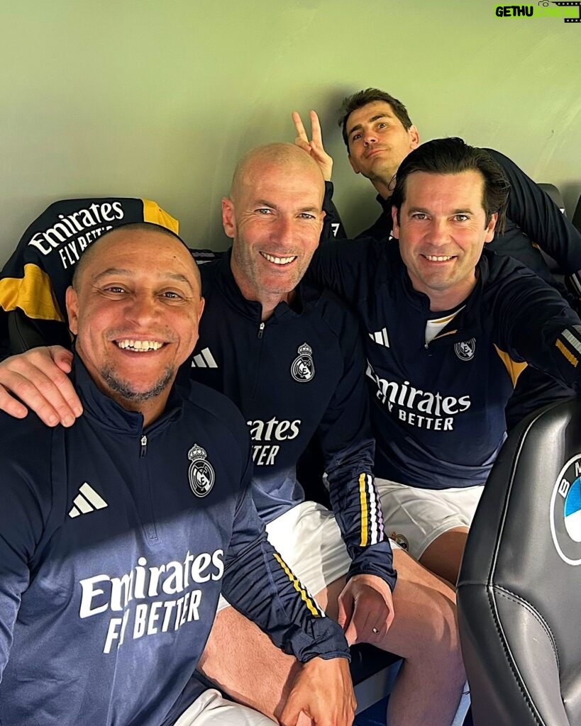 Roberto Carlos Instagram - ¡Tarde increíble con amigos en el Santiago Bernabéu! @Zidane | @IkerCasillas | #SantiSolari