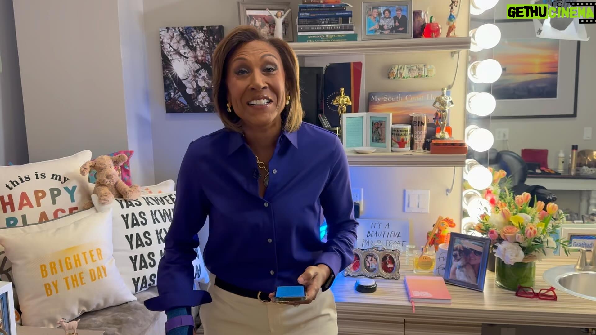Robin Roberts Instagram - Good morning! Glam Fam & I would like to share with you our #tuesdaythoughts #cmon 😘