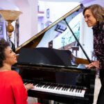 Robin Roberts Instagram - @jeniferlewisforreal shares details with me about her terrifying 10 ft. fall while she was visiting the Serengeti with a friend this past year. It’s a story of triumph and perseverance. You can watch our full conversation streaming now on @hulu.