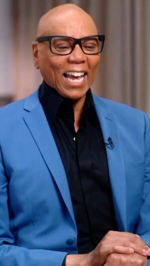 Robin Roberts Instagram - “I’m not ready for you!” 😂 @robinrobertsgma asked @rupaulofficial to caption memes and he did not disappoint! 

See the full interview on MONDAY, only on @goodmorningamerica!

#rupaul #rupaulsdragrace #meme #bts