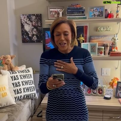 Robin Roberts Instagram - Good morning! Glam Fam & I are more than happy to share with you our #tuesdaythoughts #cmon😘