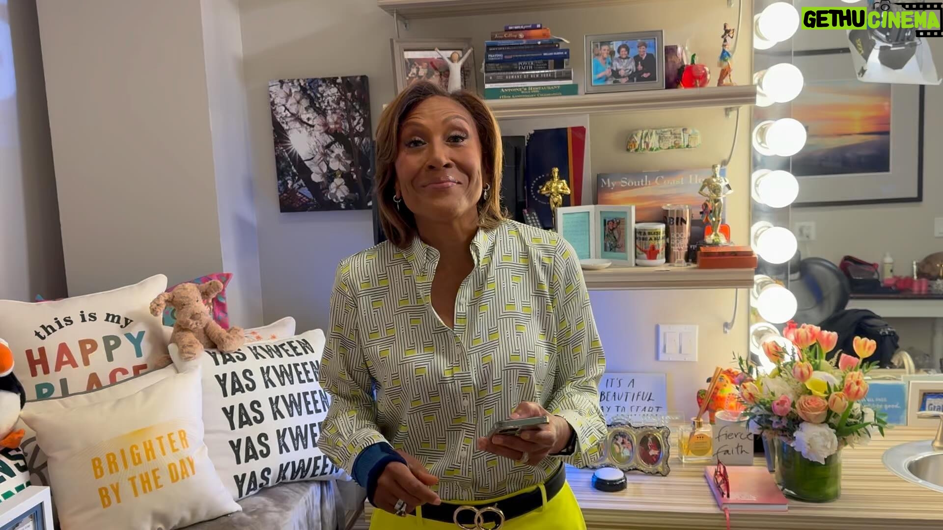 Robin Roberts Instagram - Good morning! Glam Fam & I would like to share with you a bit of #wednesdaywisdom #cmon 😘