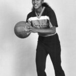 Robin Roberts Instagram – Happy #ThrowbackThursday…all this talk about college basketball star @caitlinclark22 has me reminiscing about my playing days at @oursoutheastern…#LionUp! 💚💛