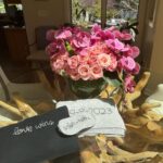 Robin Roberts Instagram - Lovely coming home to CT and seeing the arrangement @toryjohnson sends every week. We also received an exquisitely hand stitched wedding gift from dear friends. Wishing all a beautiful weekend. #lovewins 💕