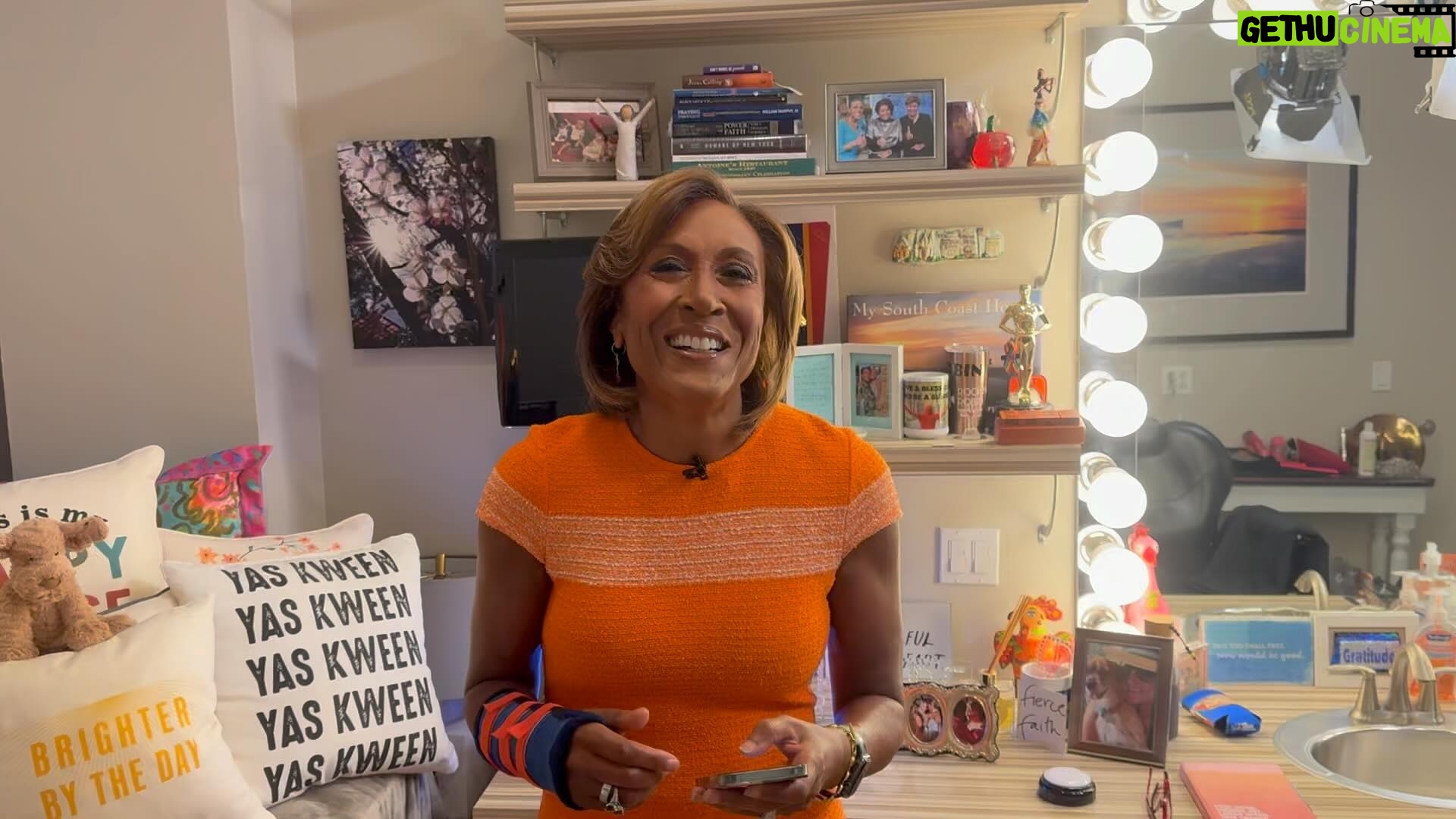 Robin Roberts Instagram - Good morning! Glam Fam & I here to share with you our #tuesdaythoughts #cmon😘