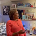 Robin Roberts Instagram - Good morning! First Monday of a glorious brand new month and Glam Fam & I would like to share with you our #mondaymotivation #cmon 😘