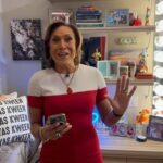 Robin Roberts Instagram - Good morning! Glam Fam & I hope you had a terrific weekend. How ‘bout we start the new week together with a bit of #mondaymotivation #cmon 😘