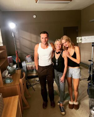 Robin Wright Instagram - Had so much fun directing the finale of Tell Me Lies! Such a great group of people to work with! Thanks to the TML gang & Hulu for having me 🤘🙏🥰