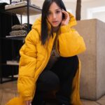Rocío Toscano Instagram - Estoy obsesionada con la nueva colección Winter Ladies de @hm 🫠 #HMChile #WinterHM #publicidad Cual fotos les gusto más? A mi por lejos la primera jeje 🔥 📸 @davause