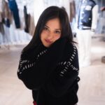 Rocío Toscano Instagram - Me invitaron al show room de @hm para conocer la colección de invierno ✨ se viene hermosa toda la colección en dos semanitas más mi ciela, no se la pierdan 💅🏼🙌🏼 Salieron unas fotitos preciosas gracias @davause 📸💖🙏🏼 #winterladies