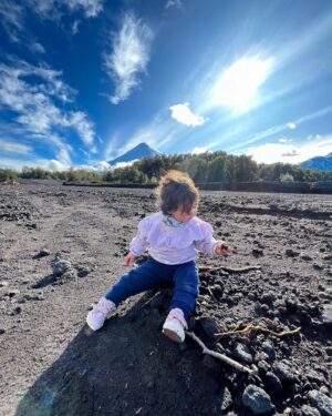 Rocío Toscano Instagram - A L M A 

Mi niña hermosa, eres tan especial 🫶🏼 te amo infinito te amo porque eres extremadamente perfecta para mi 💎 

Gracias por llegar a derretirme de amor y ternura, por sorprenderme cada día con tus locuras, por hacerme reír y disfrutar de esta ruda maternidad. Te amo intensamente!