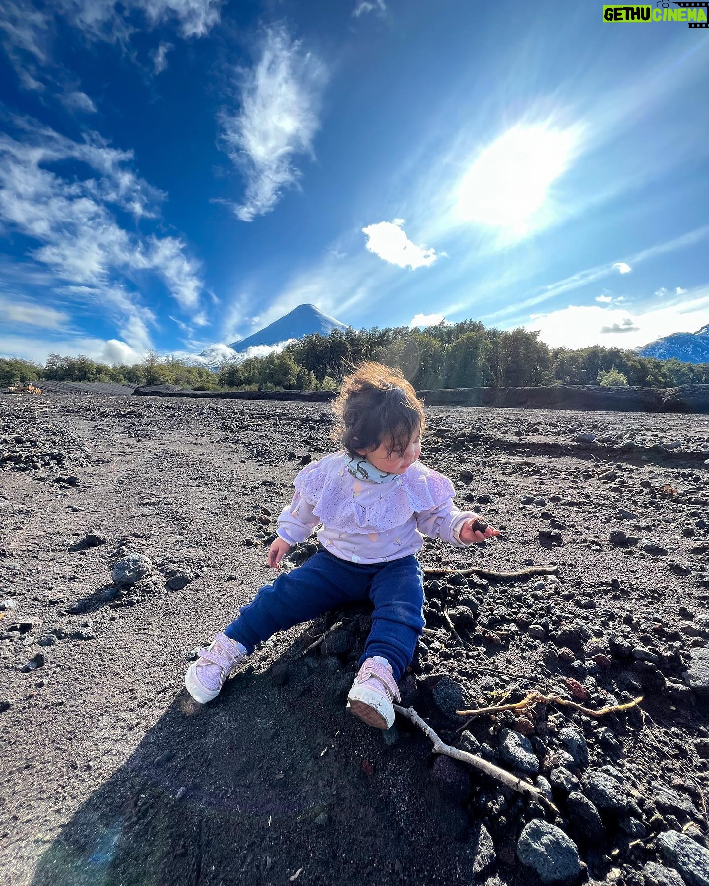 Rocío Toscano - 44.3K Likes - A L M A
Mi niña hermosa, eres tan especial 🫶🏼 te amo infinito te amo porque eres extremadamente perfecta para mi 💎
Gracias por llegar a derretirme de amor y ternura, por sorprenderme cada día con tus locuras, por hacerme reír y disfrutar de esta ruda maternidad. Te amo intensamente!