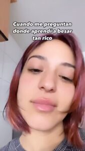 Rocío Toscano Instagram - De menor. Y con la mano y la rodilla. 💋😚🚿