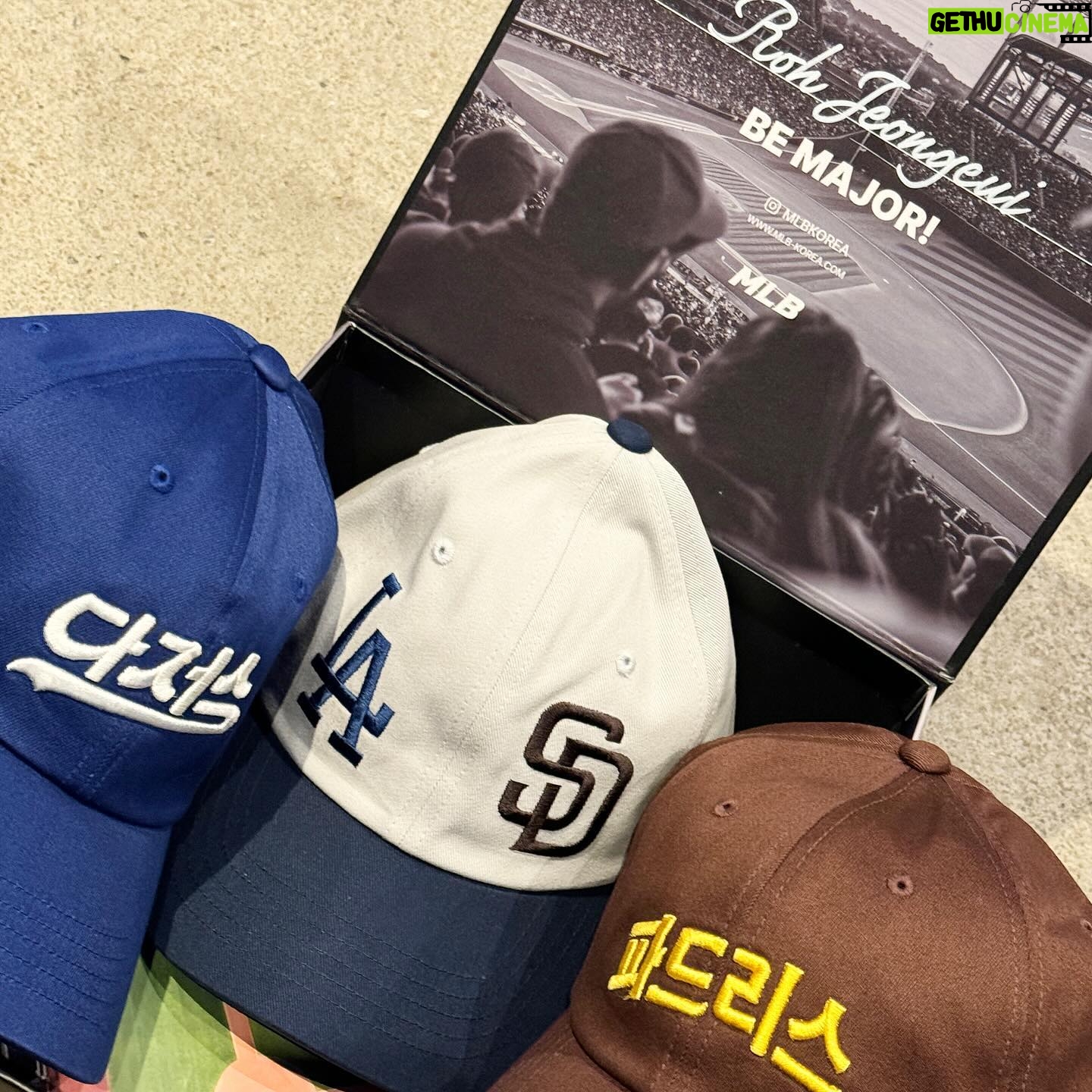 Roh Jeong-eui Instagram - MLB에서 서울시리즈 기념 스페셜 패키지를 선물해주셨어요💙 #광고#MLBKOREA#MLBCREW#MLB모자