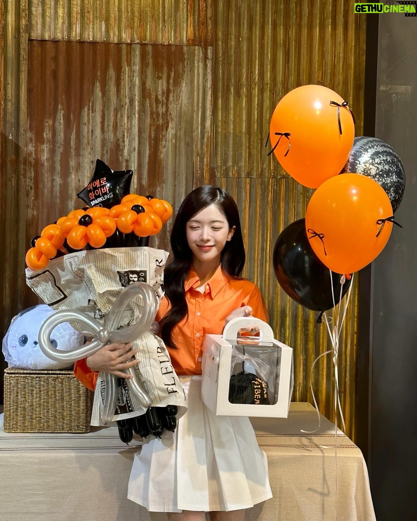 Roh Jeong-eui Instagram - #미에로화이바 #미에로화이바스파클링제로 제 취향저격이 가득한 하루였어요🧡