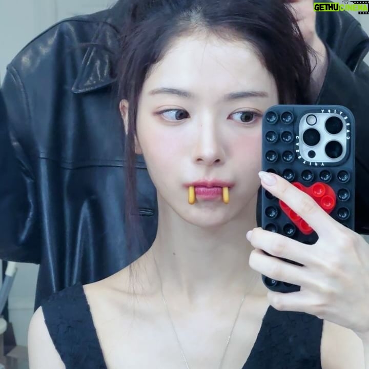 Roh Jeong-eui Instagram - @siyazu_official λΉνμΈλπ€