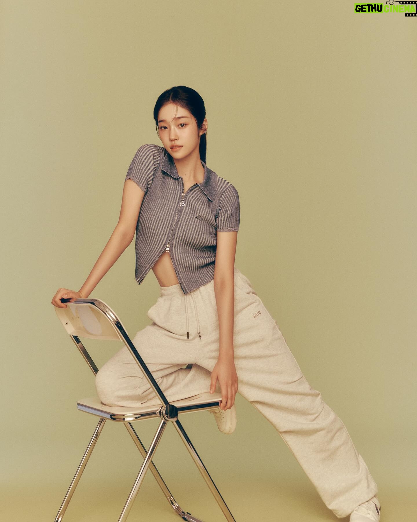 Roh Yoon-seo Instagram - Lee jeans πΈπ·π»πΌ @leejeanskr