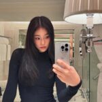 Roh Yoon-seo Instagram – @balenciaga Nights🖤😗쿠흐흐