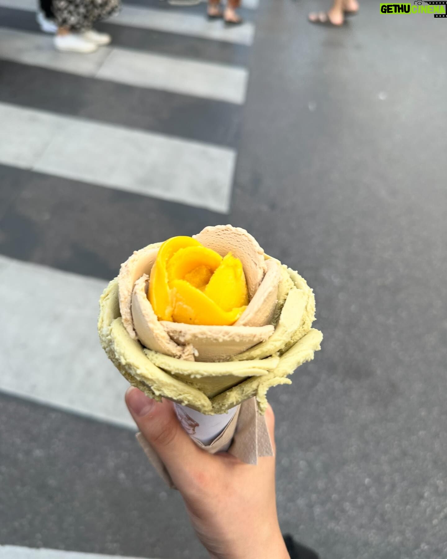 Roh Yoon-seo - 578.4K Likes - 라스트 먼스 코찔찔이 인 파리 🤧