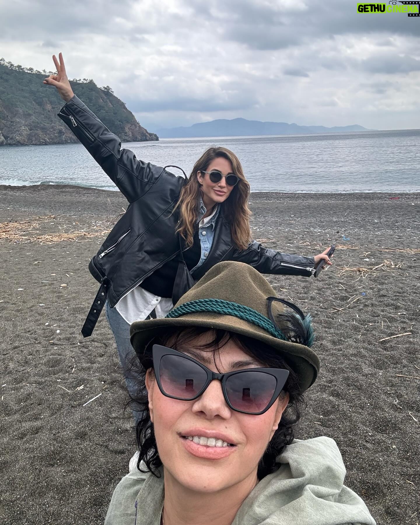 Rojda Demirer Instagram - Bir yol hikayesi Mehtap’ımla, iki yol aşığı😎✌️🫶 @mehtapbayri