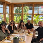 Rojda Demirer Instagram - Bu post aşırı gurur içerir🥹🫶canım @ddamlademirell bizim mutfakta yollarımız kesiştikten sonra evlendi ve esi @cembrdrlu ileFethiye’de de kendi açtıkları mekanda kendi kanatlarıyla uçmaya başladılar🙏🫶 Hem de o kadar başarılı menüleriyle o kadar şık bir mekan yaratmışlar ki çok ama çok gururlanıp çok fazla mutlu oldum onlar adına ❤️mekanın ismi @sundazefethiye yolu Fethiye’ye düşen mutlaka uğrayıp bu enfes menüyü tatmalı👌yolunuz açık olsun canlarım🙏❤️ #reklam