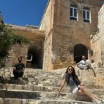Rojda Demirer Instagram - Sanki zaman tünelinde başka bir dünyaya ışınlanmış gibiyiz 🫶dokusuna , tarihine ,medeniyetlerine hayran bırakan Mardin🫶 #mardin #doğuturnesi 🎭