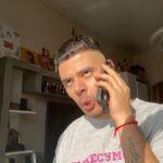 Roman Kagramanov Instagram - Всем привет коллеги🤪 У каждого есть тот самый друг, с которым невозможно ни о чем договориться и встретиться. Забудьте об этом! У 2ГИС появились «Друзья на карте». Теперь можно видеть, где ваши друзья прямо сейчас, и забежать на кофе, если просто оказались рядом. Отметь того самого вечно занятого друга, с кем невозможно встретиться!