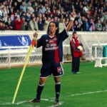 Ronaldinho Instagram - Demi-finale Coupe de France 2003 2 buts au Parc des Princes 🤙🏾 #AllezParis 🔴🔵