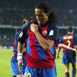 Ronaldinho Instagram – Vitória de virada no clássico!!!
4×1 com gol, assistência e muita bruxaria 🤙🏾

#SempreBarça 🔴🔵