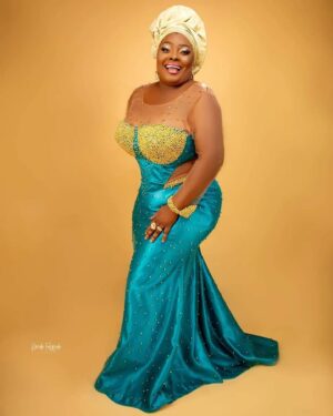 Ronke Oshodi Oke Instagram - Celebrating the Star on and off the screen! 

Happy Birthday to my fellow Ronke 😃 Extraordinaire in Acting, much love I got for you Sis 🫂 ❤️

Flakky chop Life dey Goooooooo 😁☺️😍

#HappyBirthday