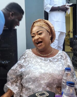 Ronke Oshodi Oke Instagram - Awesome time today. Which of the slides is your best?
Make up 💄 @pearlposhlooks