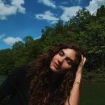 Ronni Hawk Instagram – Week in the Woods🌲🌻