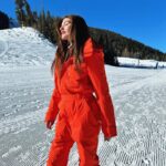 Ronni Hawk Instagram - With great powder comes great responsibility🎿🩵 The materials @halfdays use is exceptional,chef’s kiss😚🤌 It snowed almost all day yesterday and this suit truly kept me warm on the freezing mountain. #snowsuit #halfdays #skiing #colorado #skiclothes