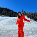 Ronni Hawk Instagram - With great powder comes great responsibility🎿🩵 The materials @halfdays use is exceptional,chef’s kiss😚🤌 It snowed almost all day yesterday and this suit truly kept me warm on the freezing mountain. #snowsuit #halfdays #skiing #colorado #skiclothes