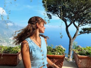 Ronni Hawk Instagram - Amalfi🩵 So grateful I got to see my parents while in Italy!