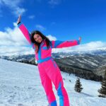 Ronni Hawk Instagram - Up to snow good🎿❄️ @tipsyelves #skisuits #skiseason