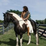 Ronni Hawk Instagram – @aleshina.ph @alina_bondarevska @anna_kstyle @polina.with.camera @4gs_equestrian #horsegirl #barnlife #photoshootideas
