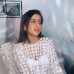 Roop Durgapal Instagram - Because singing is meditative 🧘 . . . Originally sung by @sallmagulagha ji 🙏 . . . . #singing #noautotune #fazabhihaijawanjawan #salmaagha #singer #roopdurgapal #roopdurgapalsinging #reels #reelsinstagram #reelitfeelit #reelkarofeelkaro #reelsinstagram #reelindia #viral #viralvideos #viralsongs #viralvoice