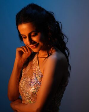 Roop Durgapal Instagram - Wondering if this song goes with my picture selection 😼😺😻😹
.
.
.
👗: @athenalifestyle.in 
📸: @sagarkumarmunjwani 
Muah @gleamora_simran 
.
.
.
#photooftheday #photography #photoshoot #fashion 
#roopdurgapal