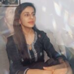 Roop Durgapal Instagram - One of the finest ghazals of #mehdihasan ji . . . . . . . . #singing #mujhetumnazarse #mehdihasan #noautotune #singer #roopdurgapal #roopdurgapalsinging #reels #reelsinstagram #reelitfeelit #reelkarofeelkaro #reelsinstagram #reelindia #viral #viralvideos #viralsongs #viralvoice