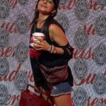 Roop Durgapal Instagram - Was totally posing, but it turned out to be candid as I spotted my dear friend ❤️.. @lollaindia @lollapalooza was fun 🤩 . . #lollapalooza2024 #musicfestival #RoopDurgapal