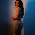 Roop Durgapal Instagram - Of glitter & color.. ✨ ✨ . . . . 📸 : @sagarkumarmunjwani Wearing @athenalifestyle.in Hair & Makeup : @gleamora_simran . . . . #roopdurgapal #photoshoot #photooftheday #phoenix #photography