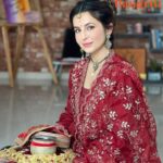 Roop Durgapal Instagram - Styling up like never before this Karwa Chauth. I am creating two different looks with this @rangriti red outfit. Which look would you pick for me- 1 or 2? Comment below and let me know! This Karwa Chauth, dress up with Rangriti’s new collection. It’s time to embrace the colors of tradition and welcome the festive season in style, Kyuki ‘Mere Rang Hi Meri Reeti’ Shop in-store or on www.rangriti.com. #Rangriti #MereRangHiMeriReeti #Karwachauth #FestiveOutfit #FeelingFestive #NewCollection #FestiveMood #KarwachauthLook #KarwachauthSpecial