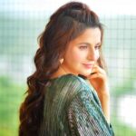 Roop Durgapal Instagram - Do you know who are two strongest of warriors ? Time & Patience .. 💚 . . 📸: @photograbhi Hair: @kiranpeswanihairstylist . . . . . . . . . . #RoopDurgapal #photooftheday #fashion #style #styleblogger