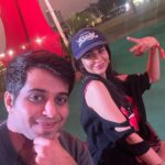 Roop Durgapal Instagram - Was totally posing, but it turned out to be candid as I spotted my dear friend ❤️.. @lollaindia @lollapalooza was fun 🤩 . . #lollapalooza2024 #musicfestival #RoopDurgapal